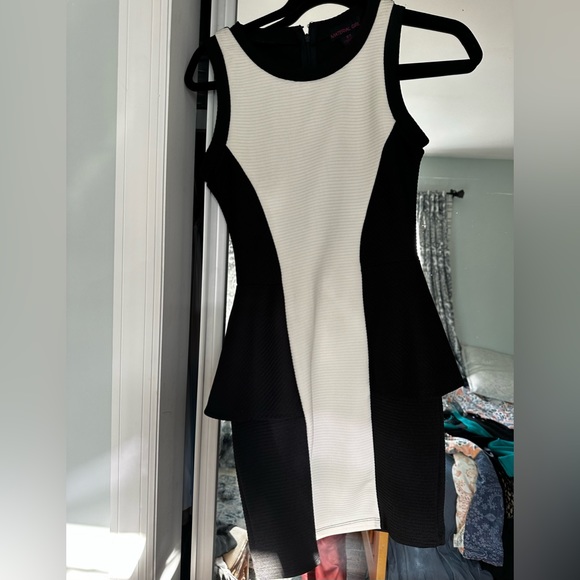 Short party dress - Picture 2 of 2